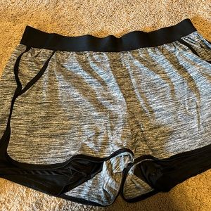 Avia gym shorts size large